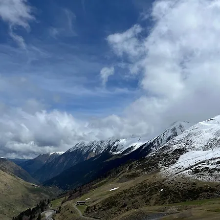 Apartment Piau Engaly, Plein Sud Avec Vue Sur Les Pistes A 50 M, Coeur De Station